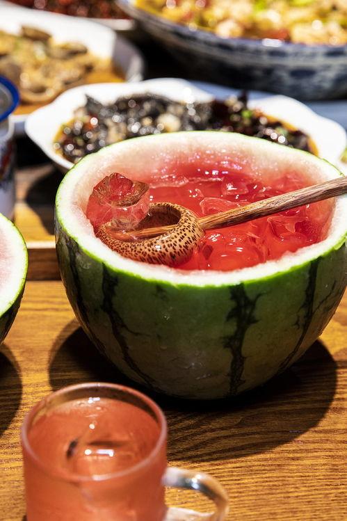 酒吧吃瓜网红,揭秘网红圈背后的故事